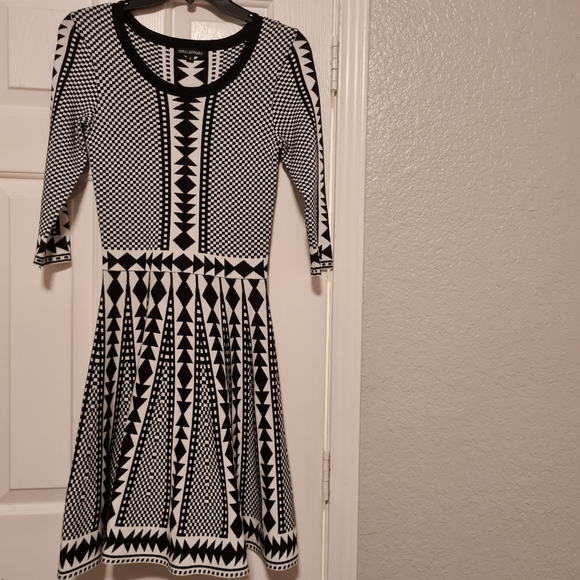 Geometric Print Sweater Dress - Picture 3 of 4